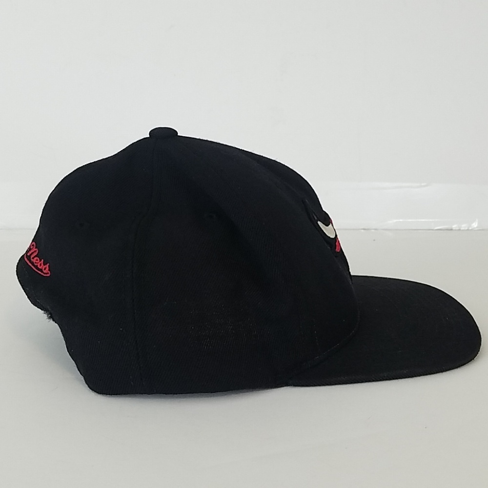 Chicago Bulls Mitchell & Ness NBA - Picture 3 of 8